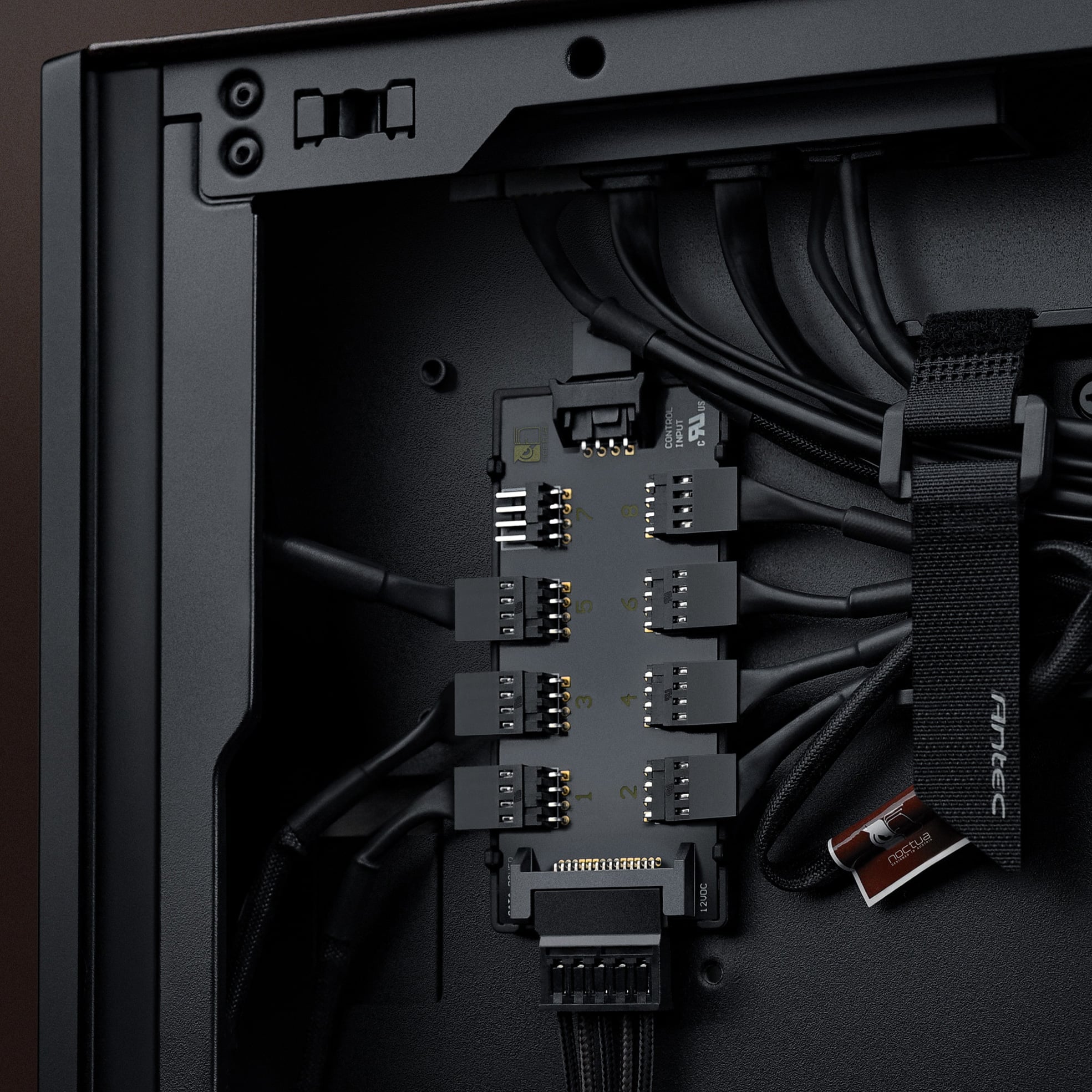 NA-FH1 fan hub inside the Antec Flux Pro Noctua Edition case